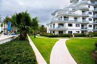 One Cable Beach